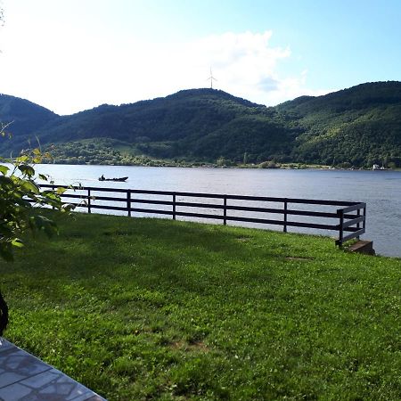 Dedin Raj Villa Голубац Екстериор снимка