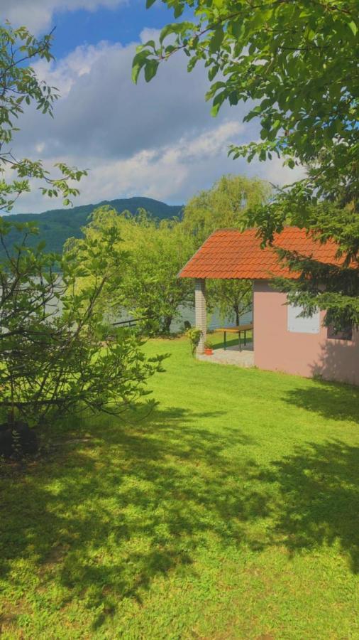 Dedin Raj Villa Голубац Екстериор снимка
