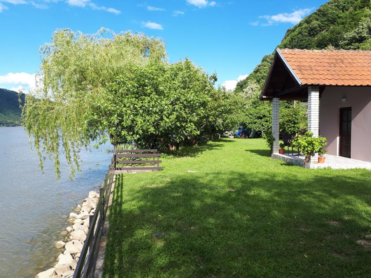 Dedin Raj Villa Голубац Екстериор снимка